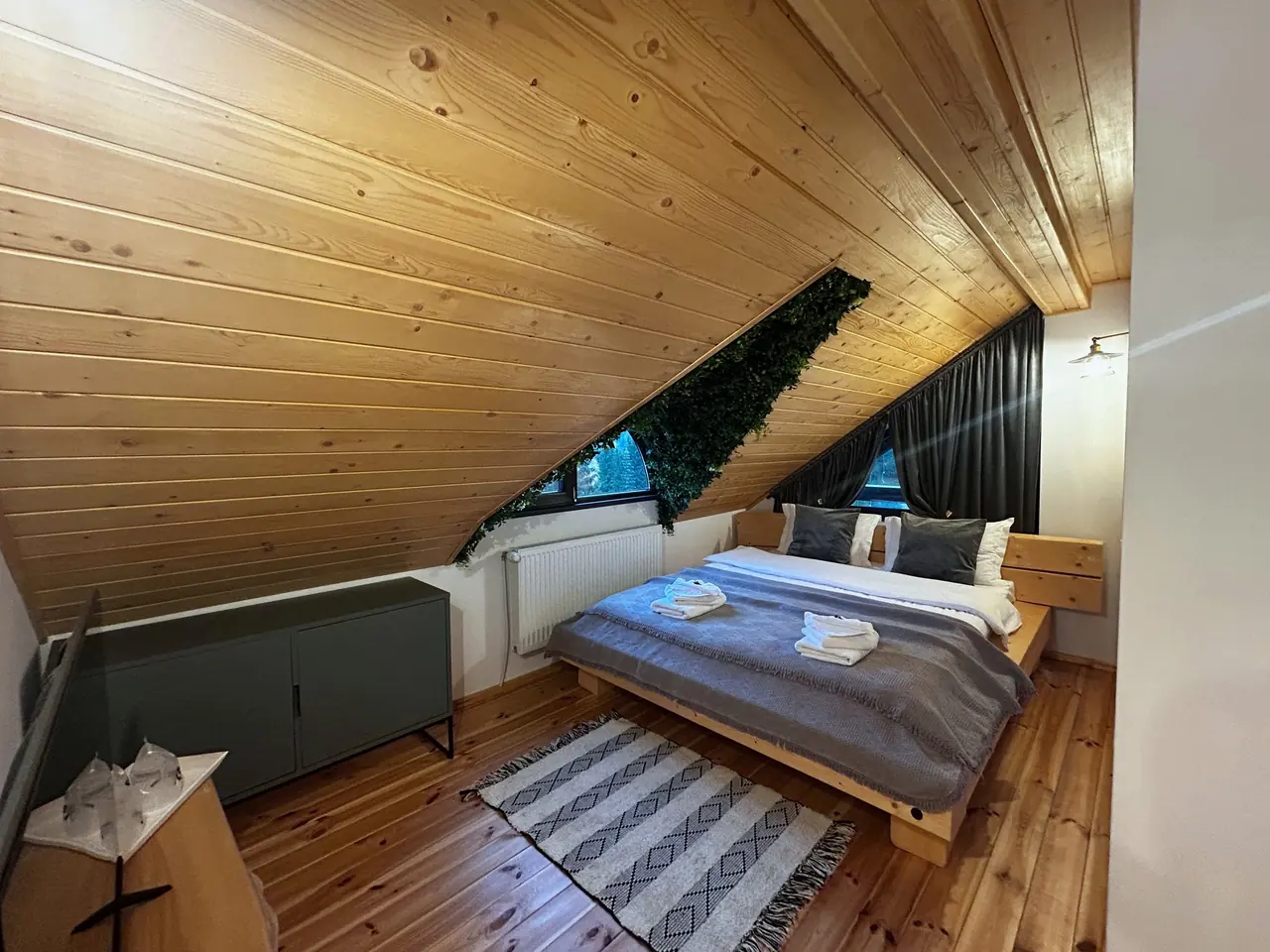 Dreibettzimmer Forest View unterm Dach